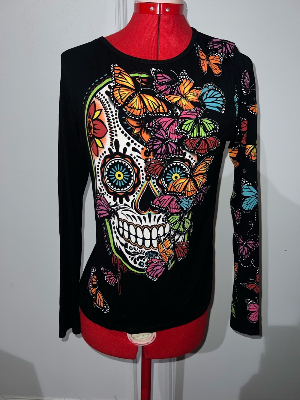 !Ay Guey! Women’s Black Long-Sleeve Sugar Skull Butterfly Print Top size medium
